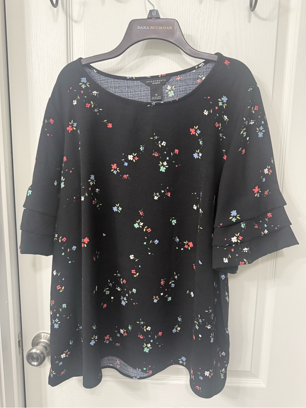 Investments Black Floral Ruffle-Sleeve Tunic